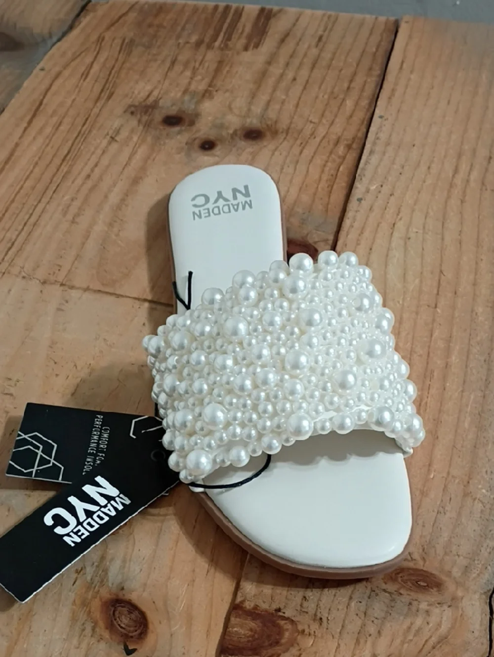 Madden NYC Women's Pearl Slip On Flat Sandal Size 9 NWT